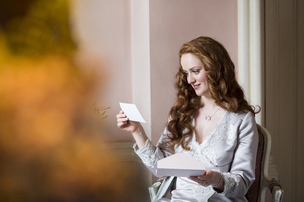 Irish Bride readling Wedding Note at Slane Castle