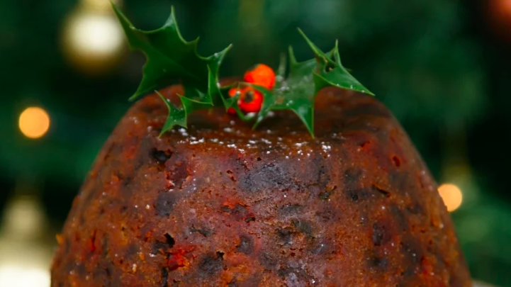 Christmas Pudding with Holly
